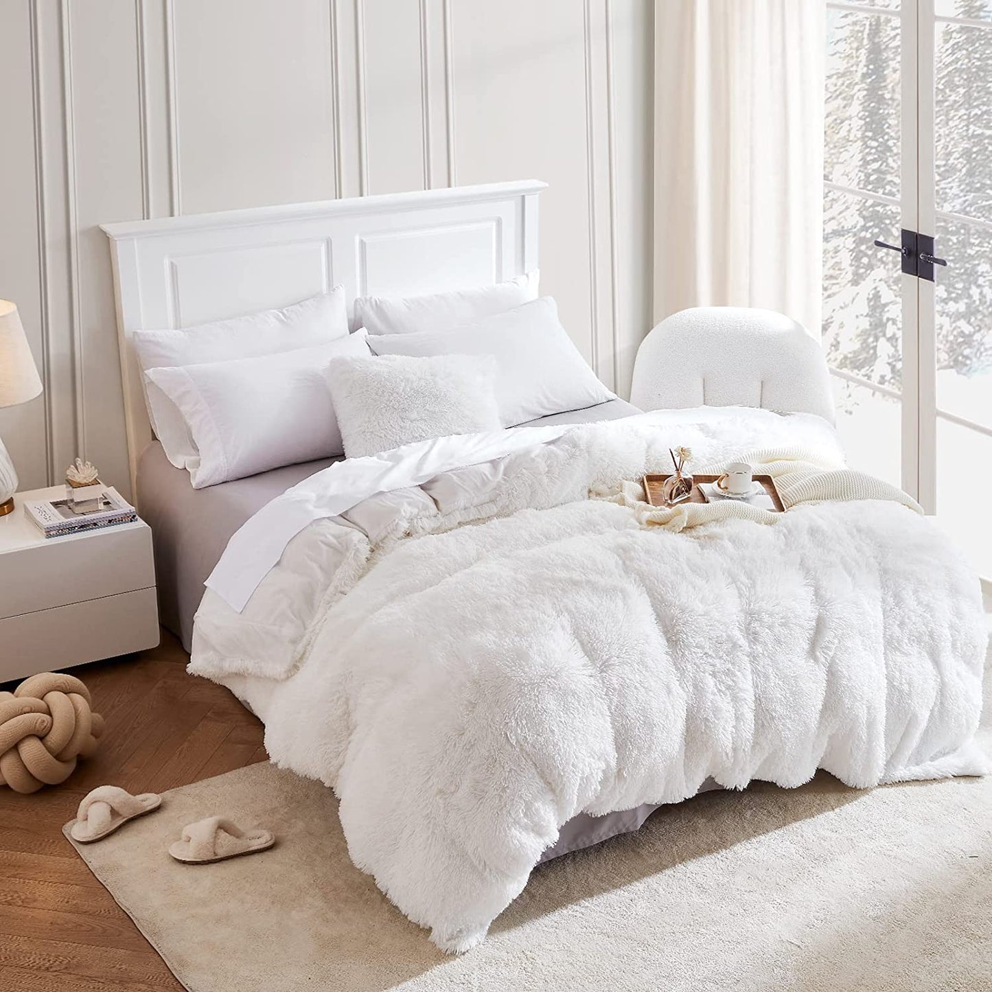 "Luxurious White Faux Fur Duvet Cover - Ultra Soft Shaggy Comforter with Velvet Reverse & Zipper Closure - King Size"