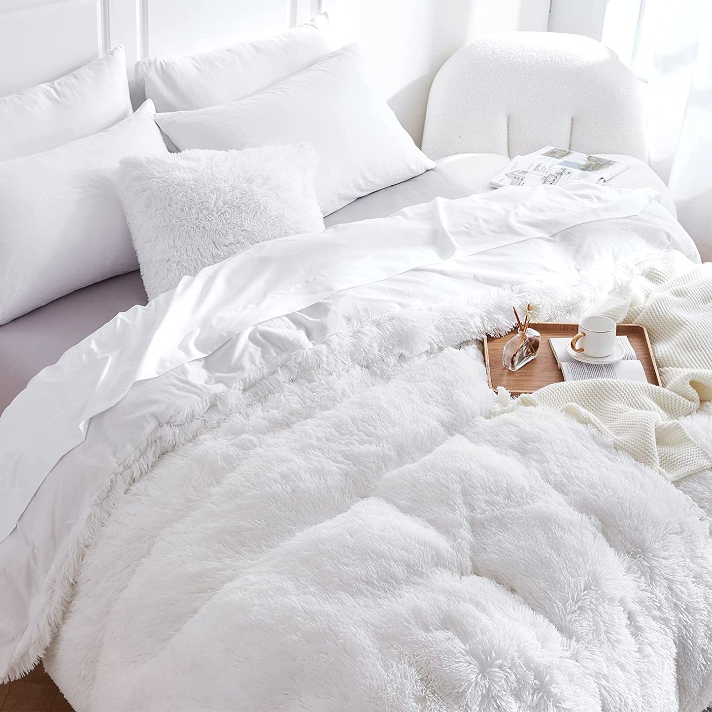 "Luxurious White Faux Fur Duvet Cover - Ultra Soft Shaggy Comforter with Velvet Reverse & Zipper Closure - King Size"